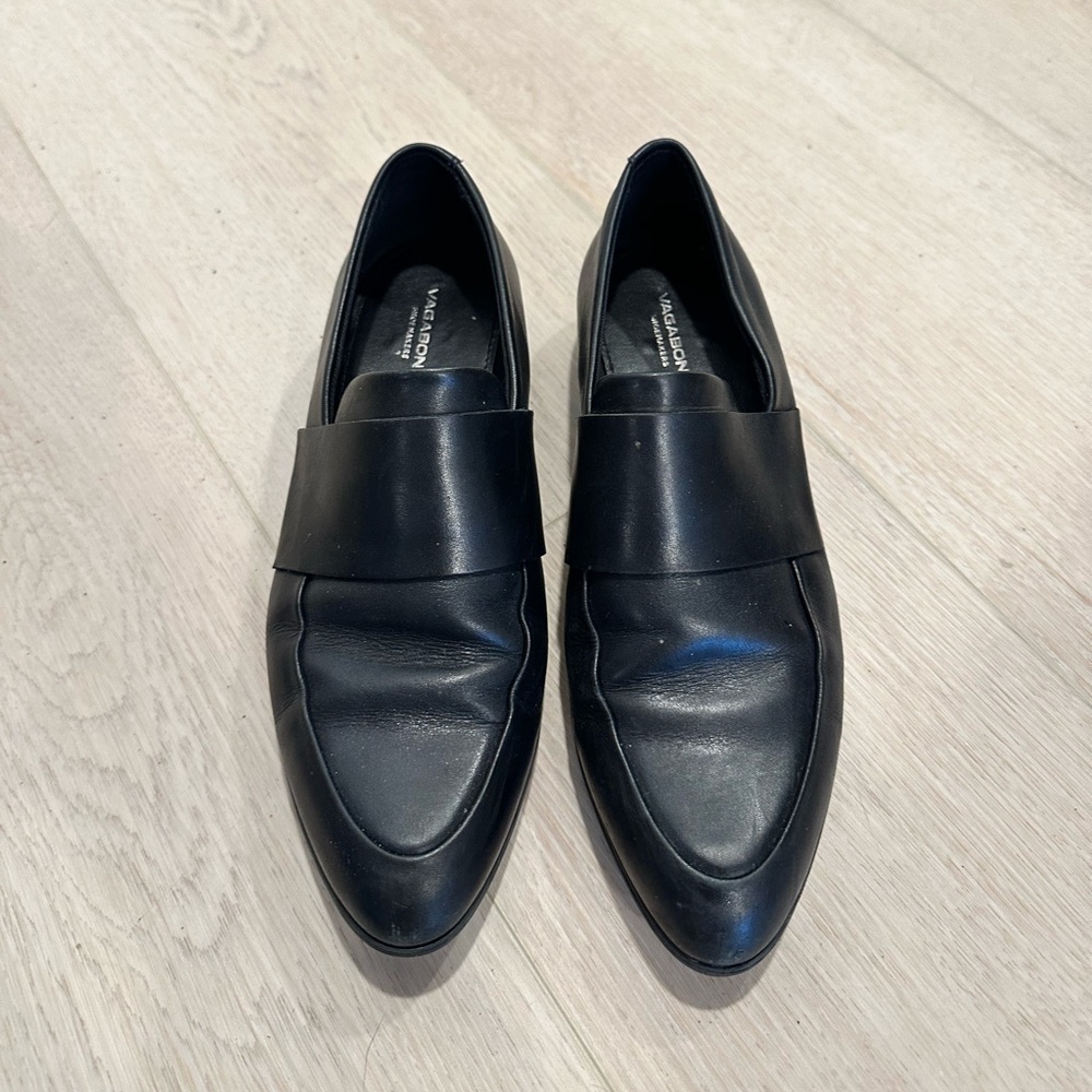 Vagabond Black leather loafers